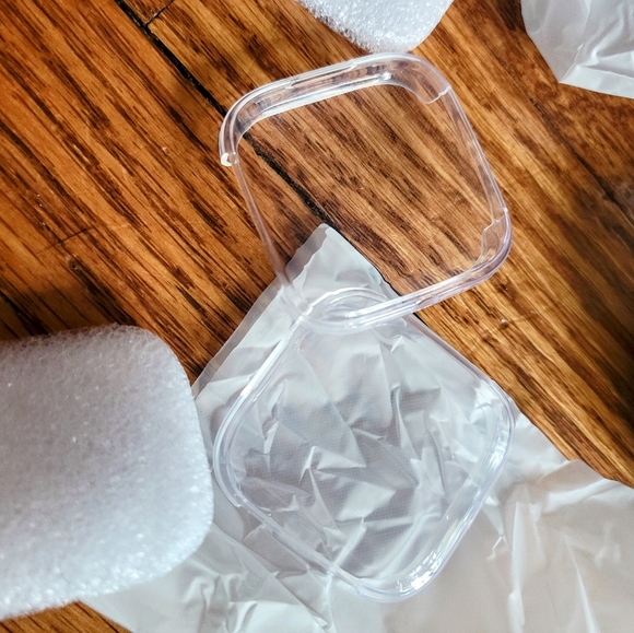 FITBIT VERSA 2 w/ New Charger, Case & Band - Picture 5 of 5